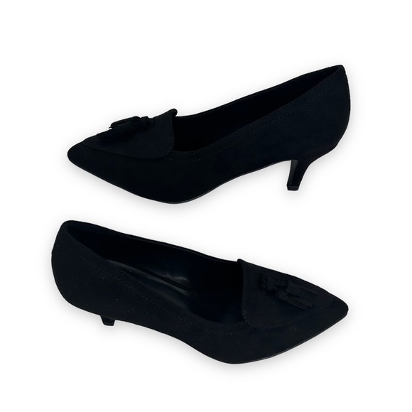 NWT H Halston Dubai Tassel Kitten Heel Pumps in vegan suede Black size 7.5 NEW - Picture 4 of 11